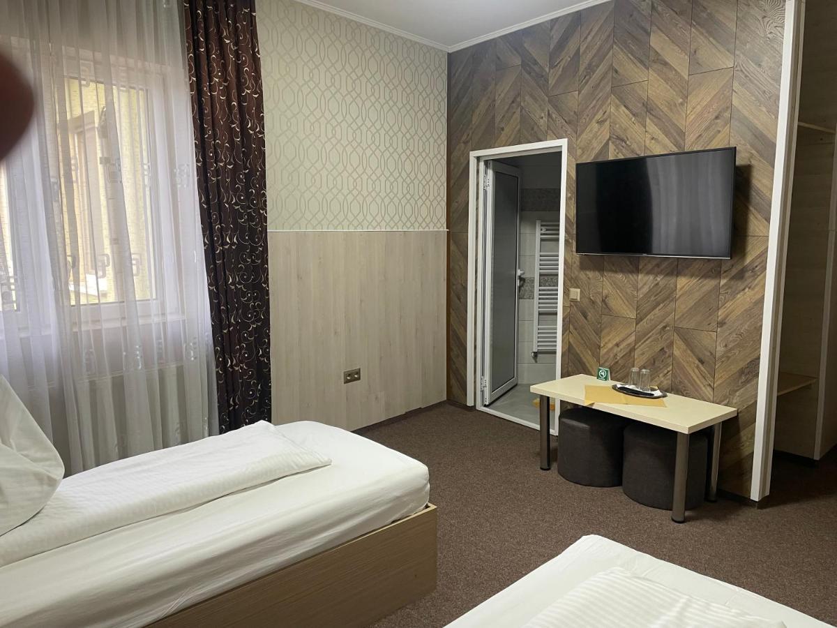 Pension Regal Satu Mare Exterior foto