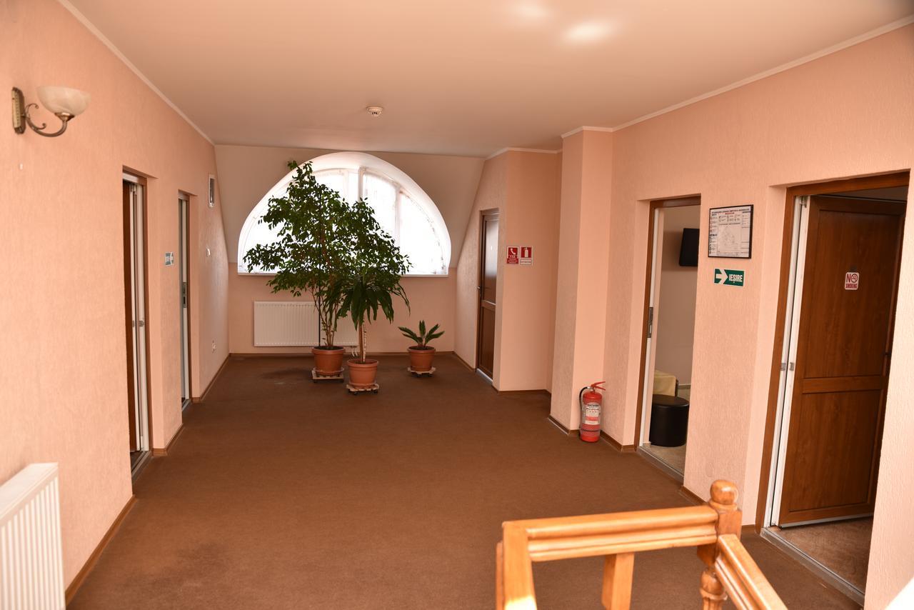 Pension Regal Satu Mare Exterior foto